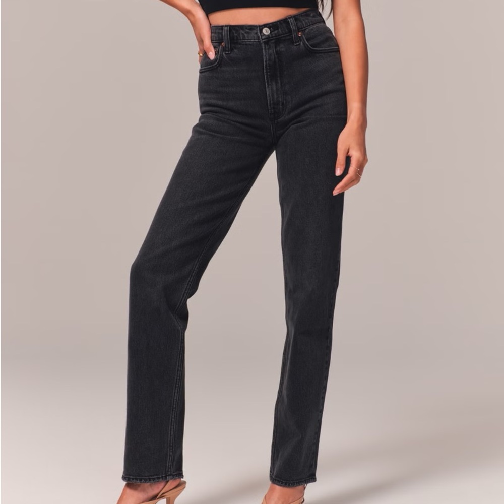 A&F 90s Straight Ultra High Rise Jean